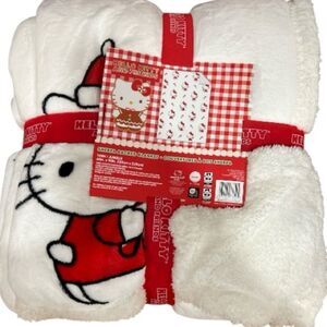 NWT Hello Kitty Christmas Candy Cane Red and White Twin Blanket 60”x 90”